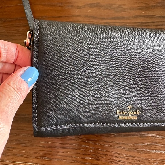 Small Kate Spade Crossbody purse - Picture 3 of 5